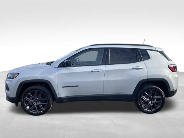 New 2026 Jeep Compass Latitude image 4