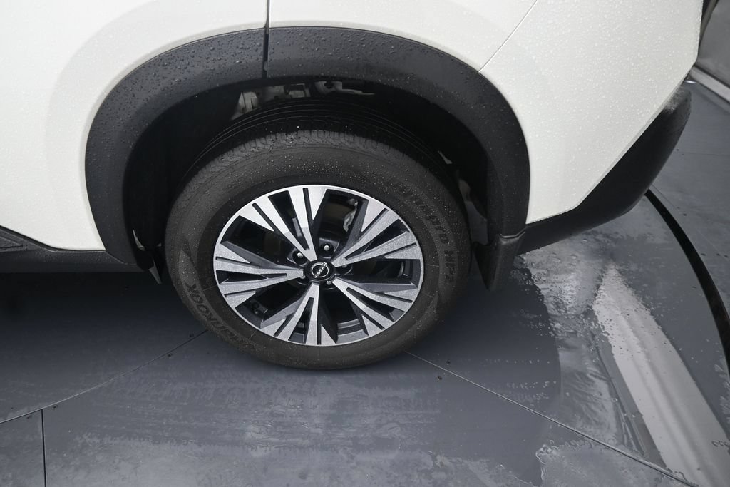 Used 2023 Nissan Rogue SV AWD/4WD image 15
