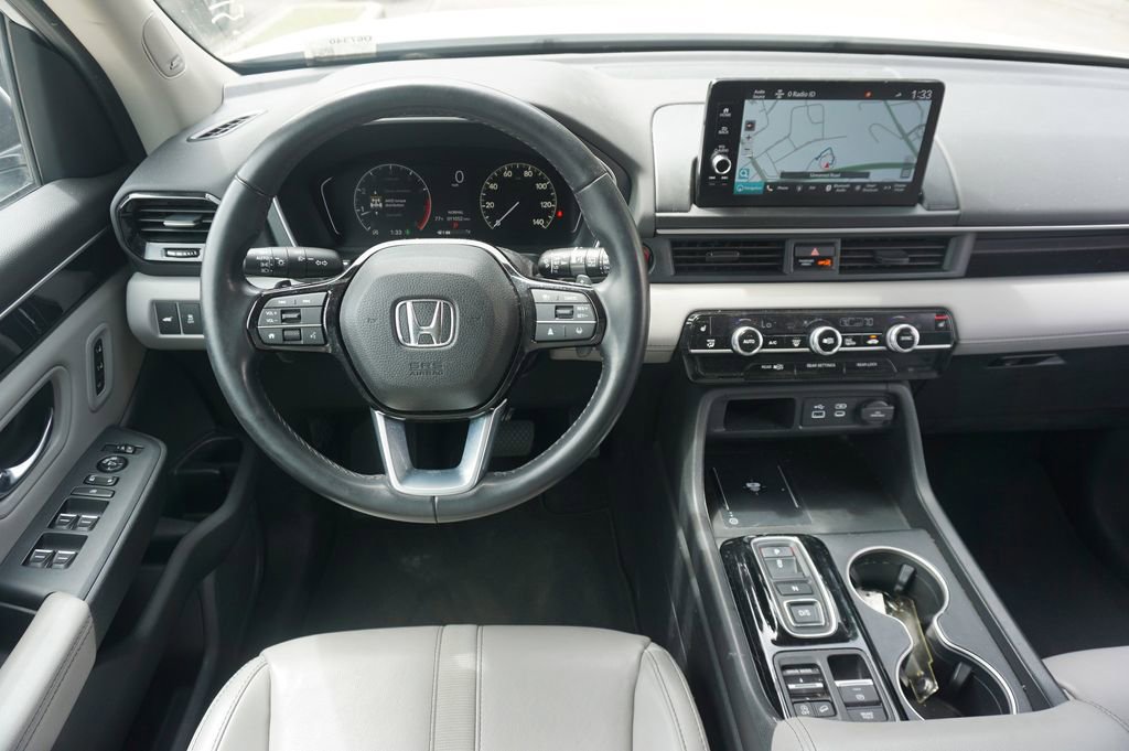 Used 2024 Honda Pilot Touring image 6