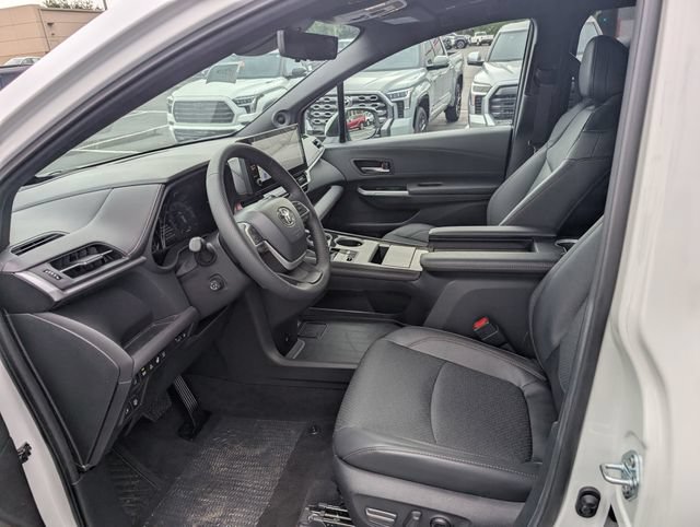 Used 2026 Toyota Sienna Platinum AWD/4WD image 11