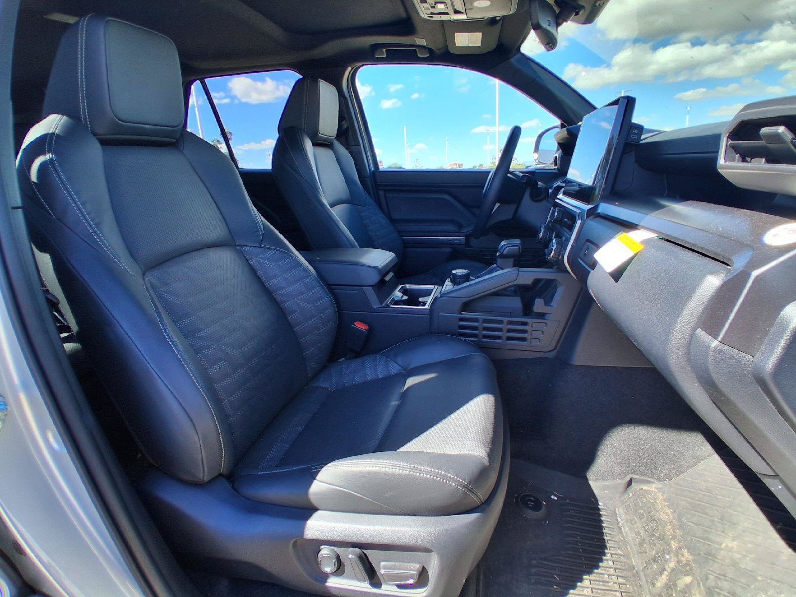 Used 2025 Toyota 4Runner TRD Off-Road Premium AWD/4WD image 27