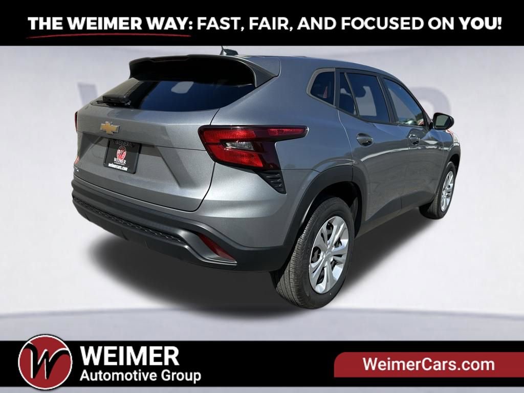 Used 2024 Chevrolet Trax LS w/ Driver Confidence Package FWD image 23