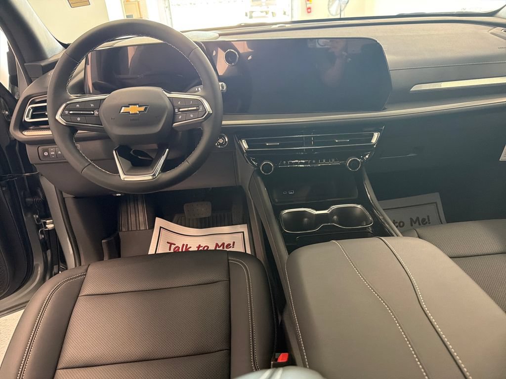 New 2027 Chevrolet Traverse LT w/ LPO, Floor Liner Package FWD image 15