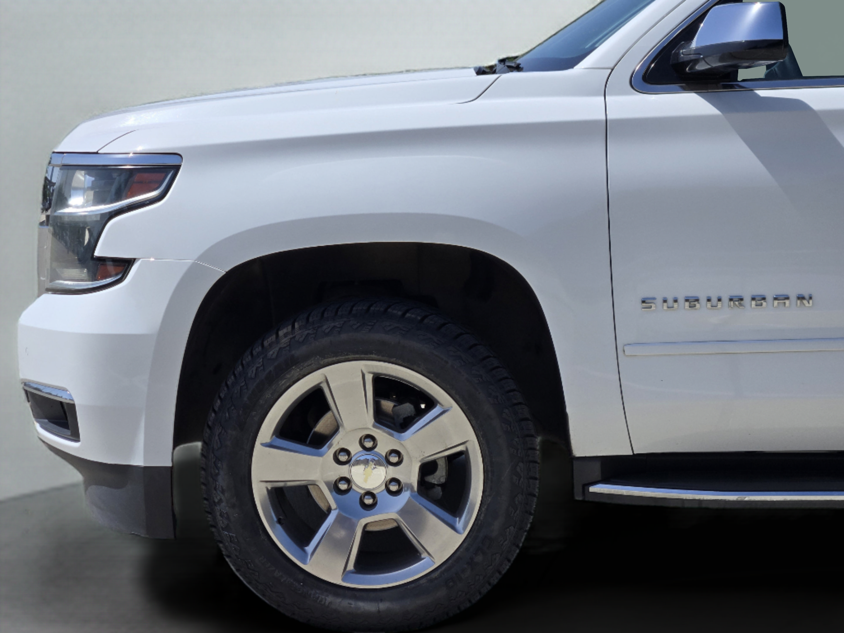 Used 2017 Chevrolet Suburban Premier RWD image 31