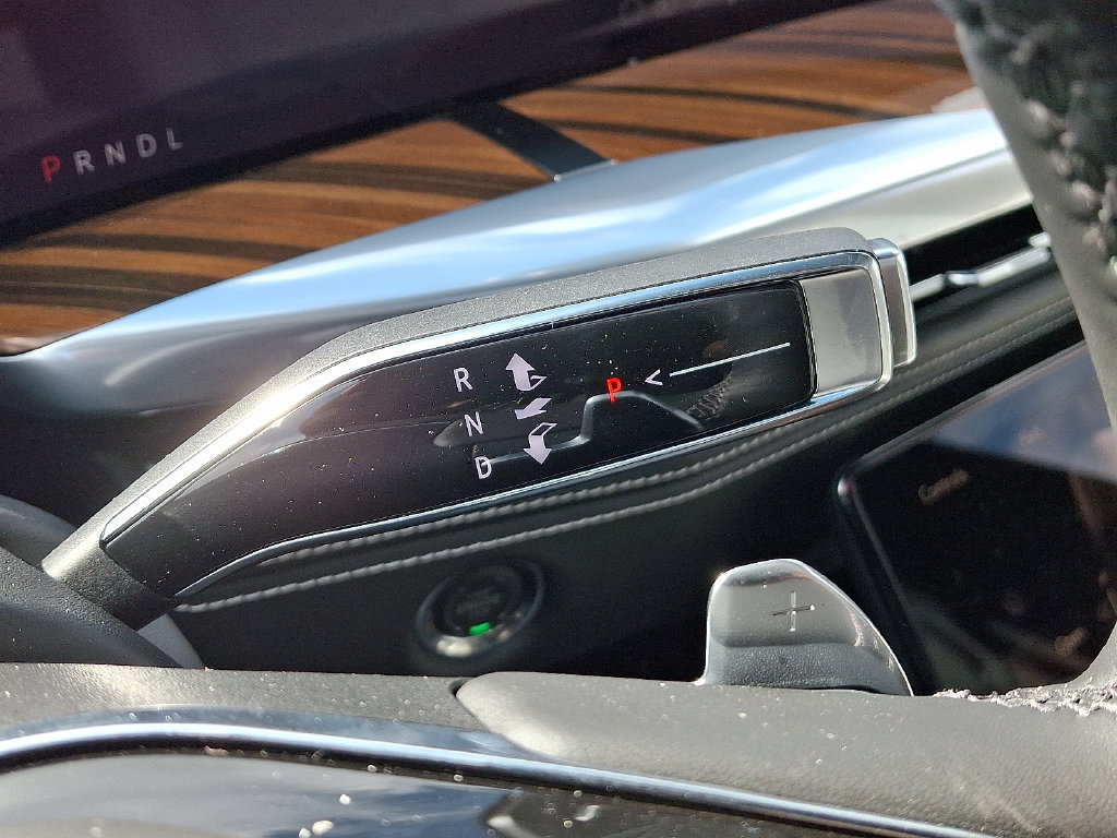 New 2026 Cadillac Escalade Platinum Sport AWD/4WD image 7