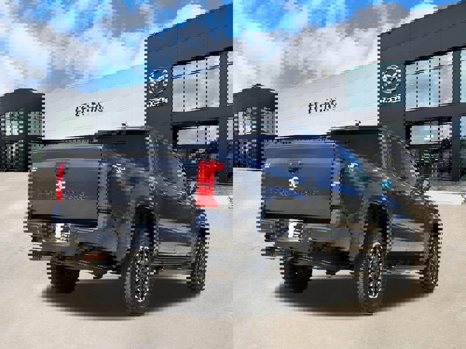 Used 2024 Toyota Tacoma TRD Sport w/ TRD Sport Upgrade Package image 3