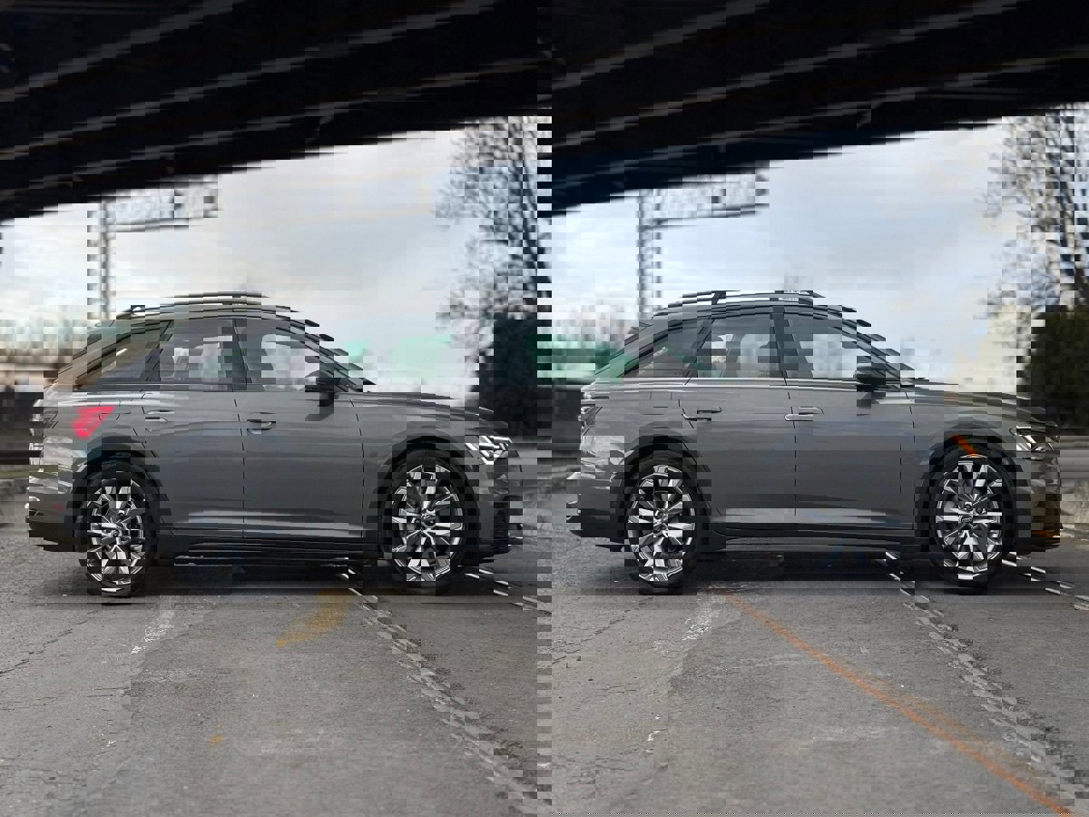 Used 2024 Audi A6 Premium Plus w/ Executive Package image 2