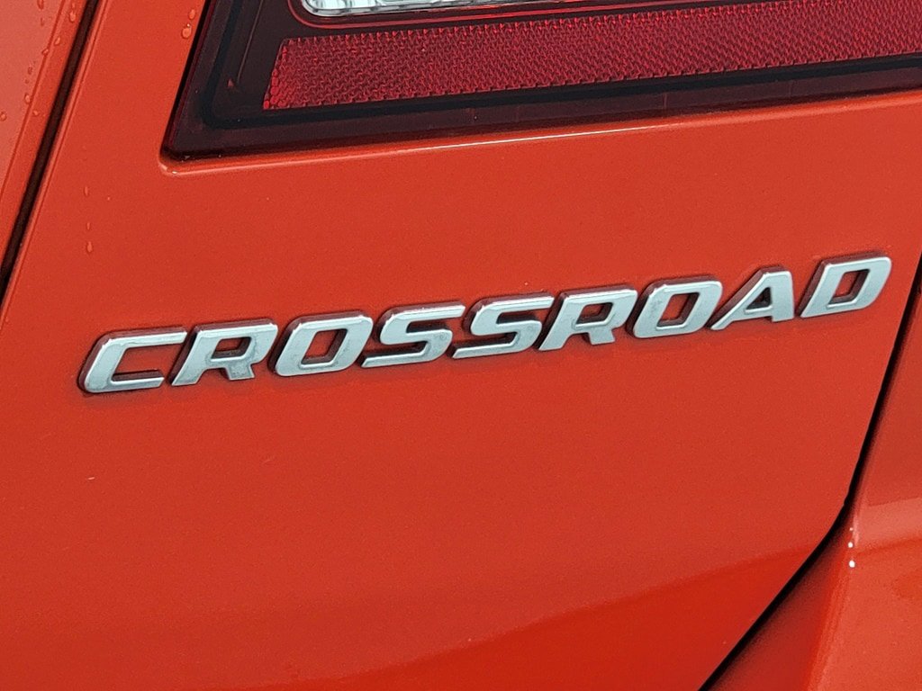 Used 2018 Dodge Journey Crossroad w/ Nav & Sun Group FWD image 10