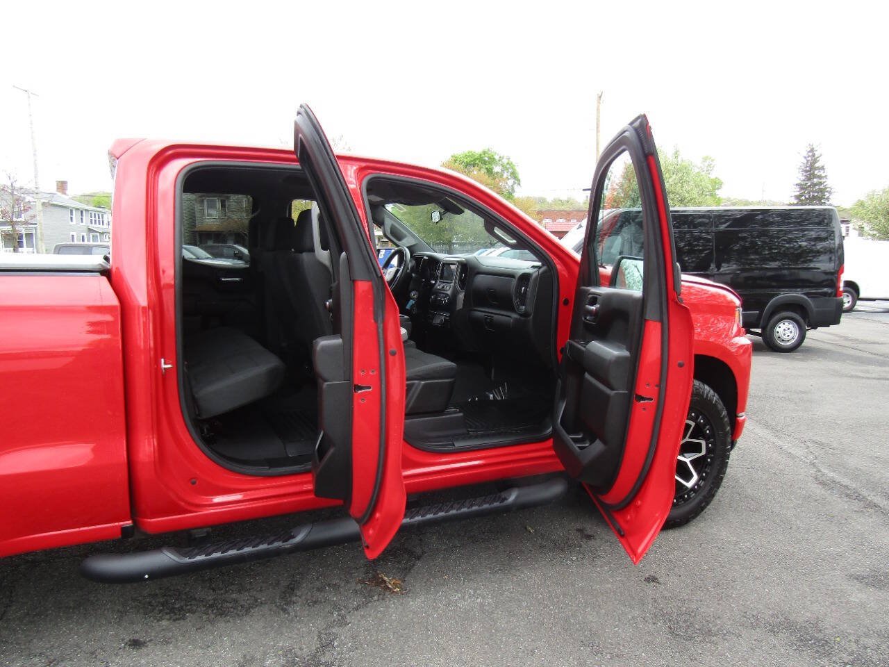Used 2019 Chevrolet Silverado 1500 Custom w/ Custom Value Package AWD/4WD image 28