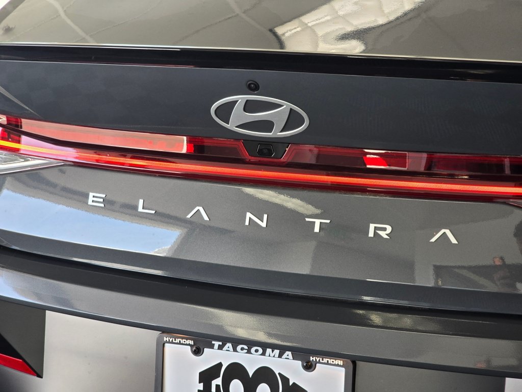 New 2026 Hyundai Elantra SEL Sport Premium FWD image 15