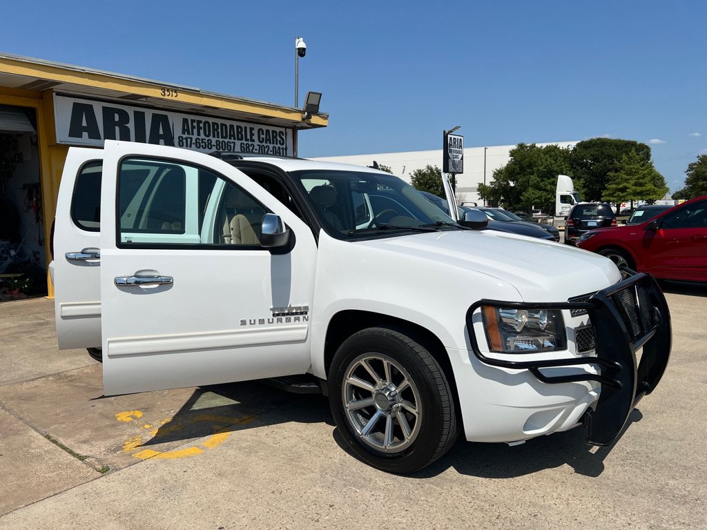Used 2012 Chevrolet Suburban LT w/ Texas Edition RWD image 7