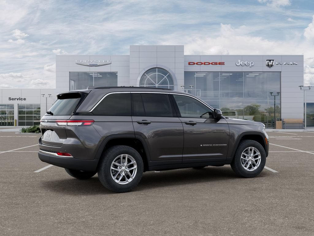 New 2026 Jeep Grand Cherokee Laredo w/ Trailer Tow Package AWD/4WD image 4