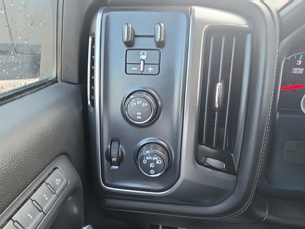 Used 2018 Chevrolet Silverado 2500 LTZ w/ LTZ Plus Package AWD/4WD image 9