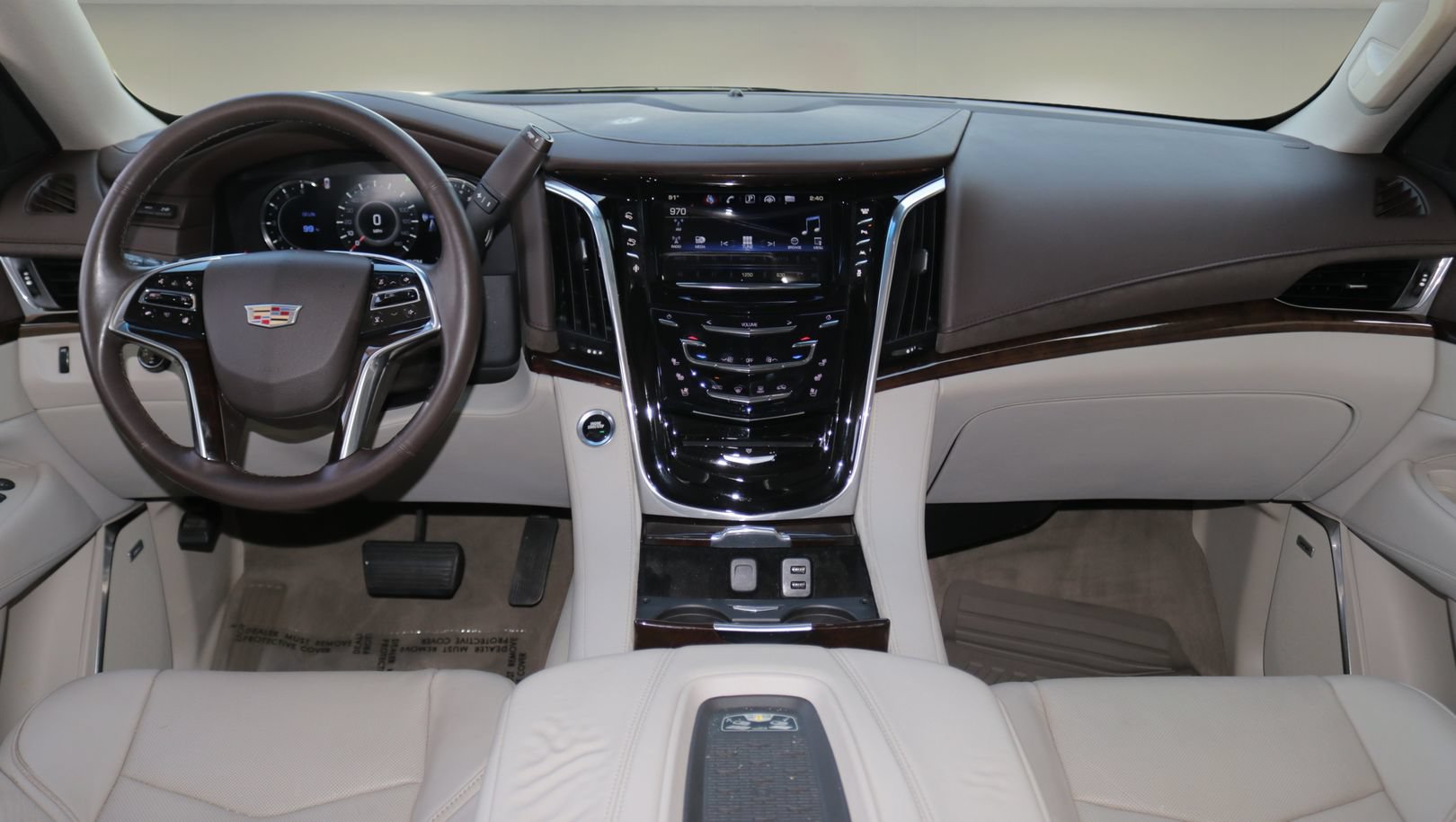 Used 2016 Cadillac Escalade Luxury AWD/4WD image 14