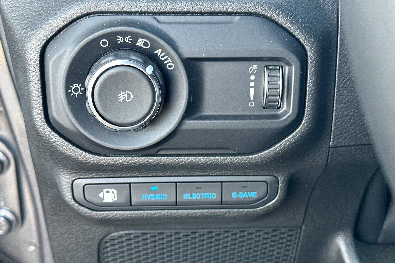 Used 2023 Jeep Wrangler Unlimited Rubicon 4xe image 31