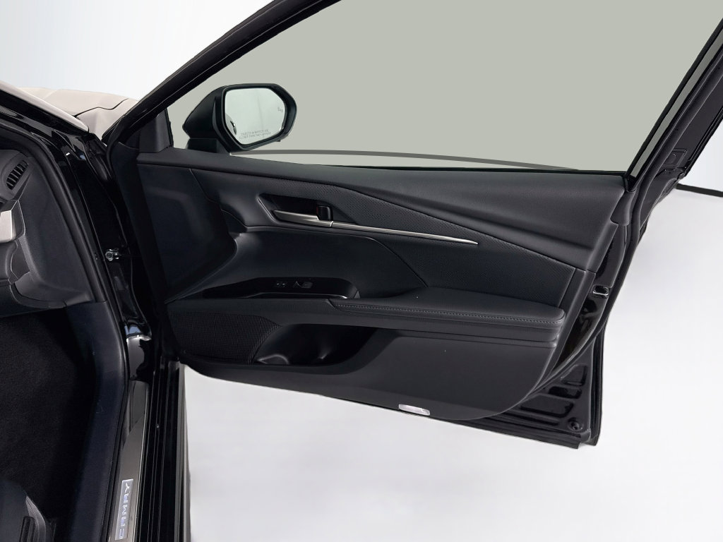 Used 2025 Toyota Camry XSE FWD image 25