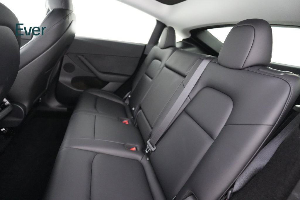 Used 2025 Tesla Model Y Long Range AWD/4WD image 24
