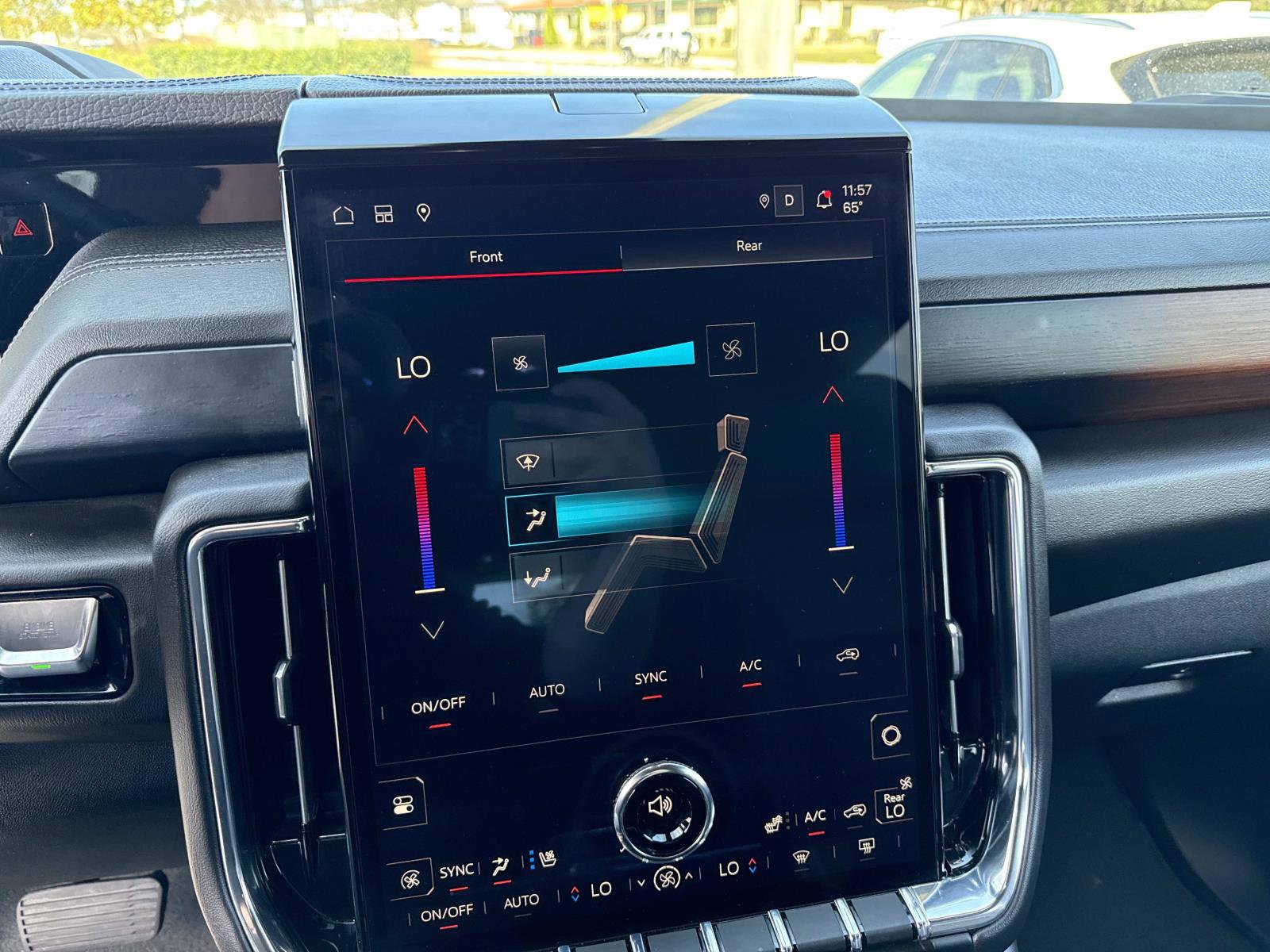 Used 2025 GMC Yukon Denali image 25