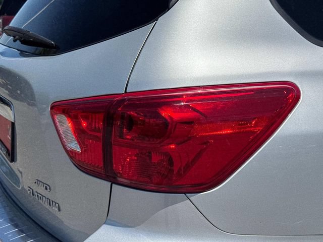 Used 2020 Nissan Pathfinder Platinum AWD/4WD image 13