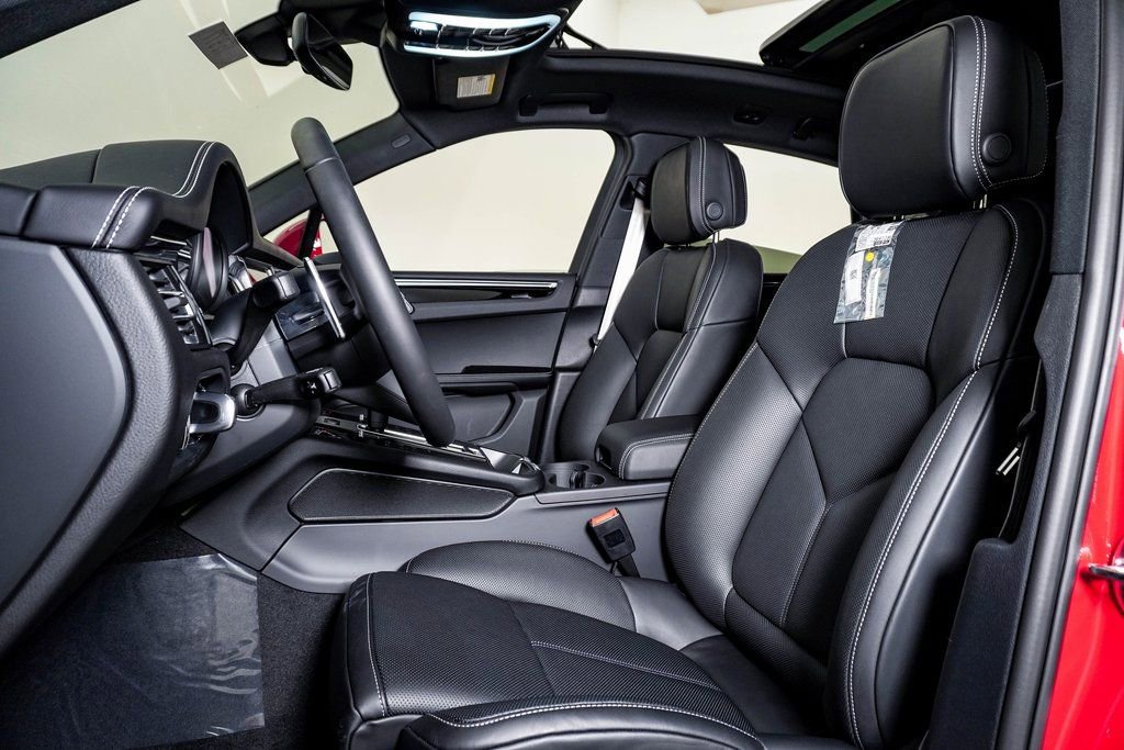 New 2026 Porsche Macan image 5