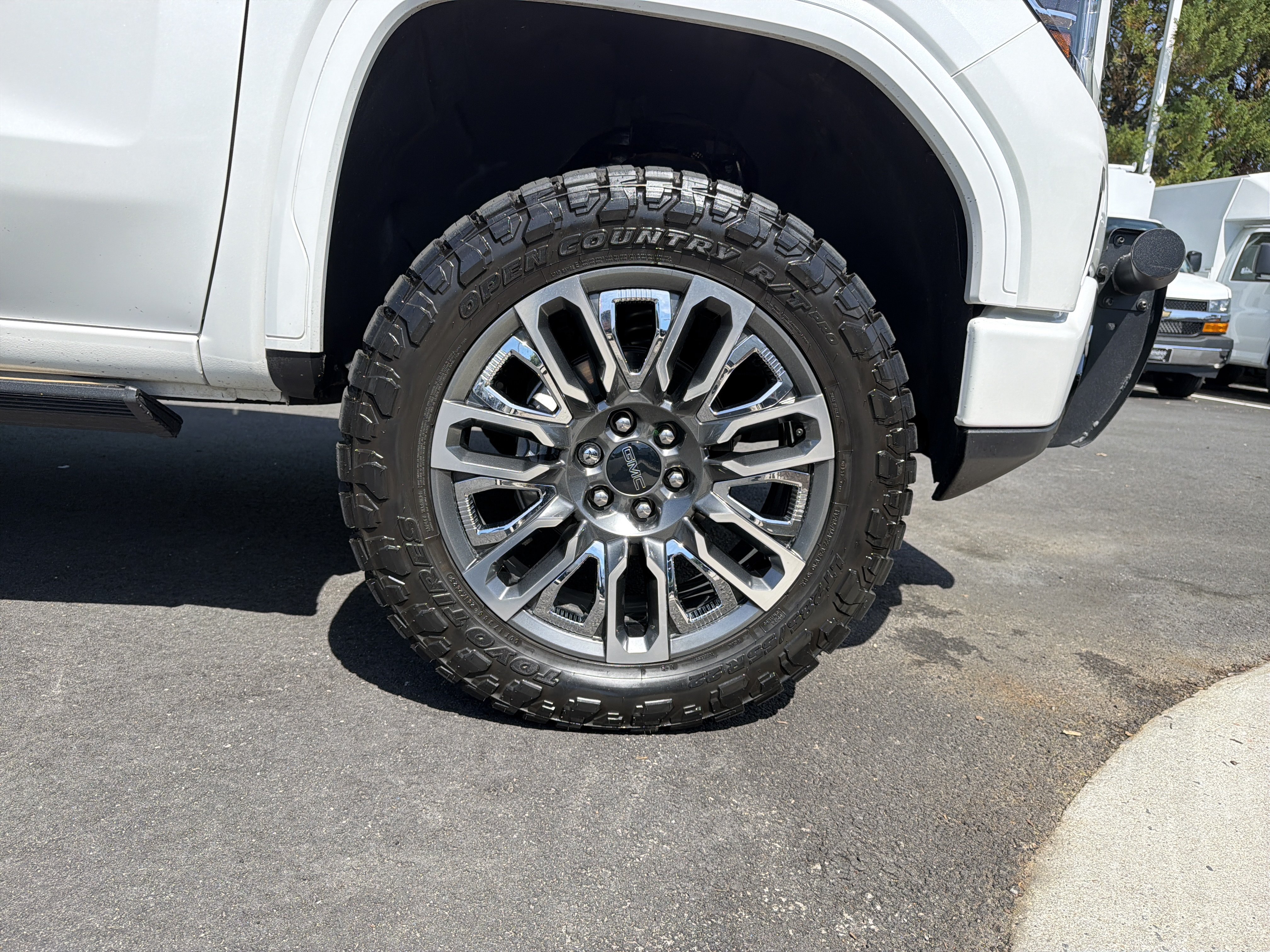 Used 2025 GMC Sierra 1500 Denali Ultimate AWD/4WD image 13