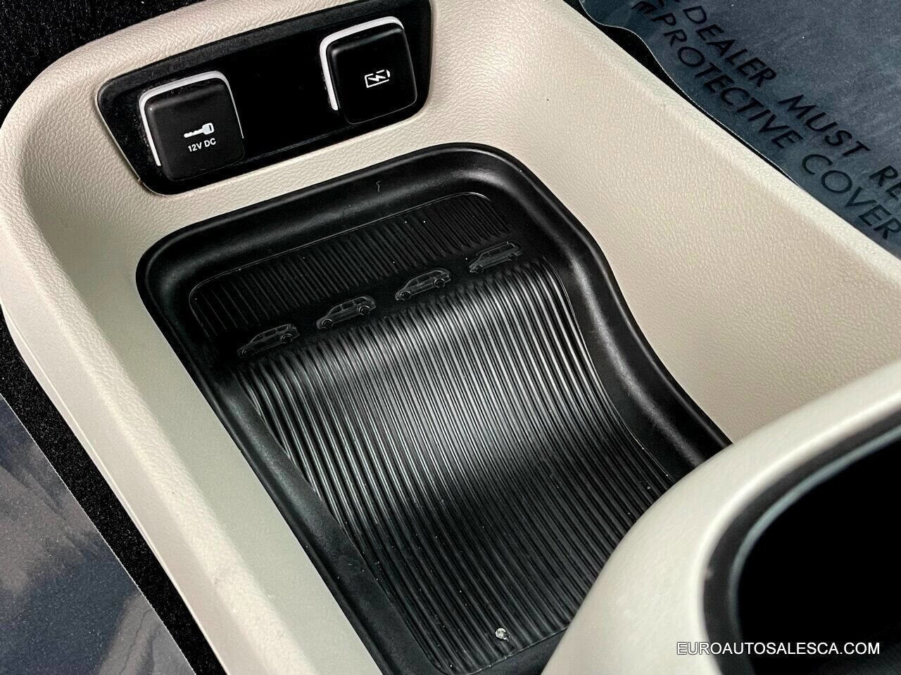 Used 2021 Chrysler Pacifica Touring-L image 44