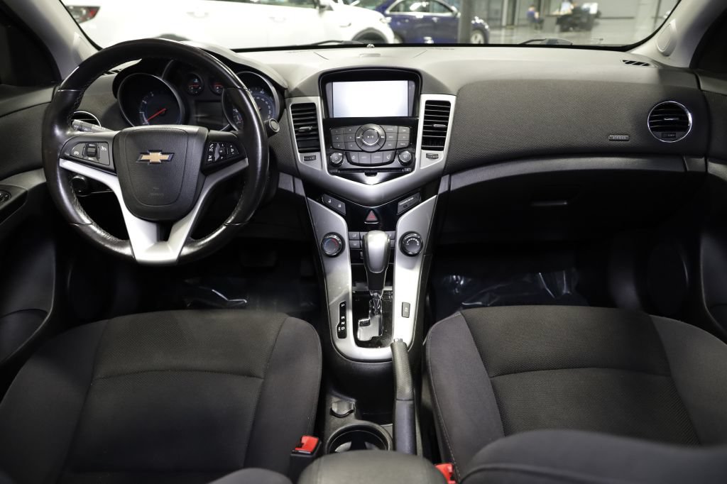 Used 2014 Chevrolet Cruze LT w/ Technology Package FWD image 20