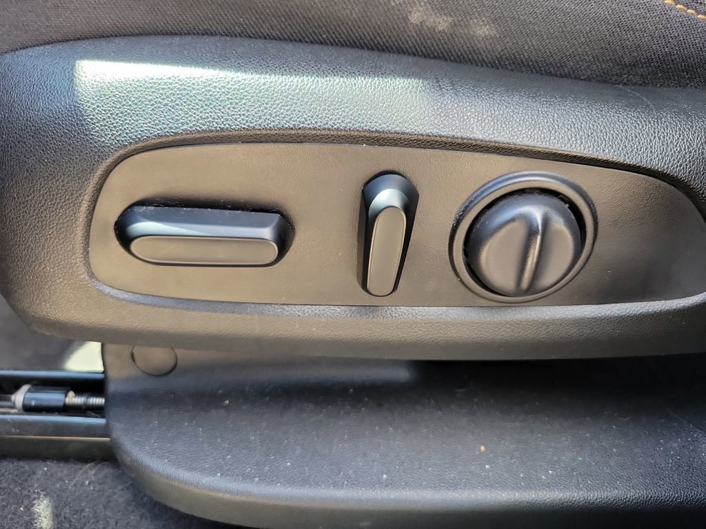 Used 2021 Chevrolet Equinox LT AWD/4WD image 18