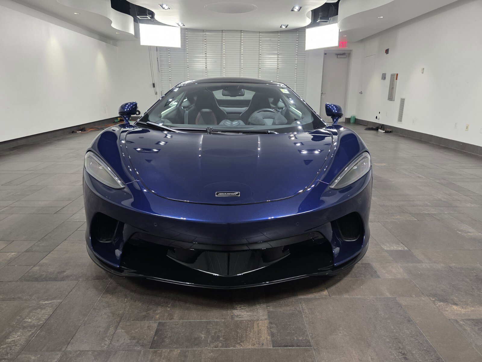 Used 2023 McLaren GT image 2