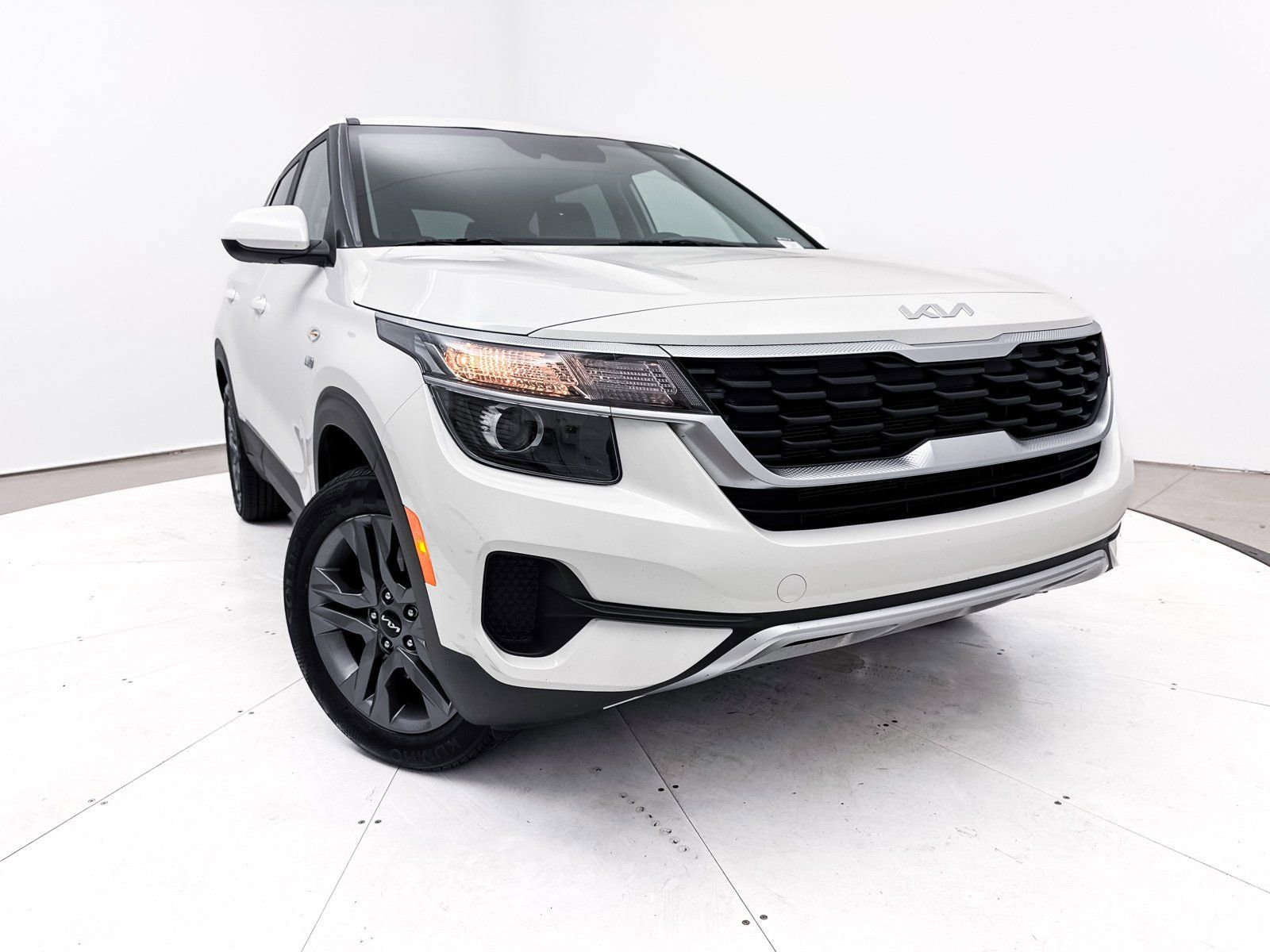 Used 2023 Kia Seltos LX image 8