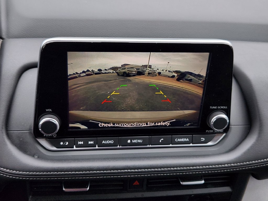 Used 2025 Nissan Rogue SV AWD/4WD image 9