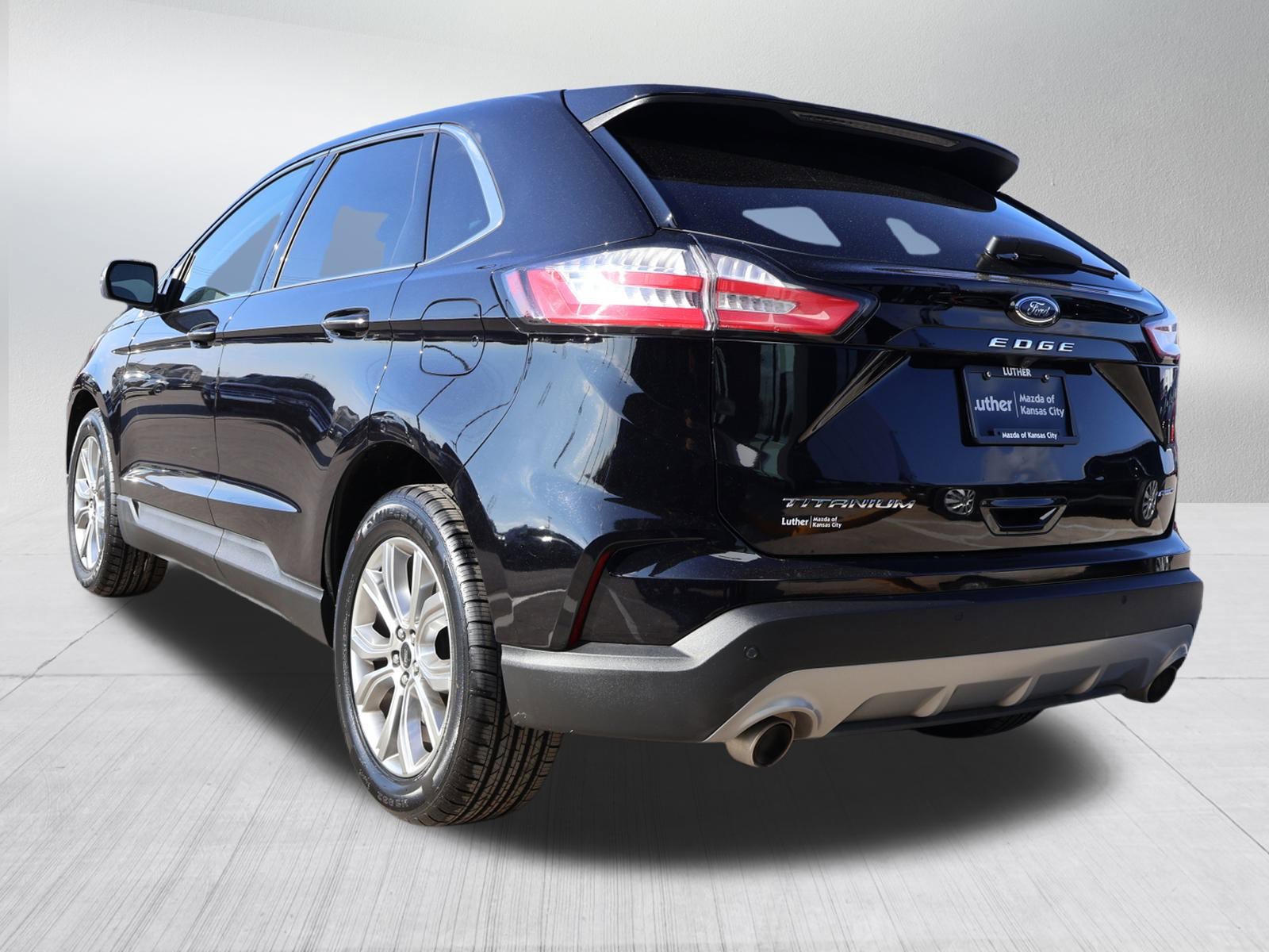 Used 2024 Ford Edge Titanium image 5