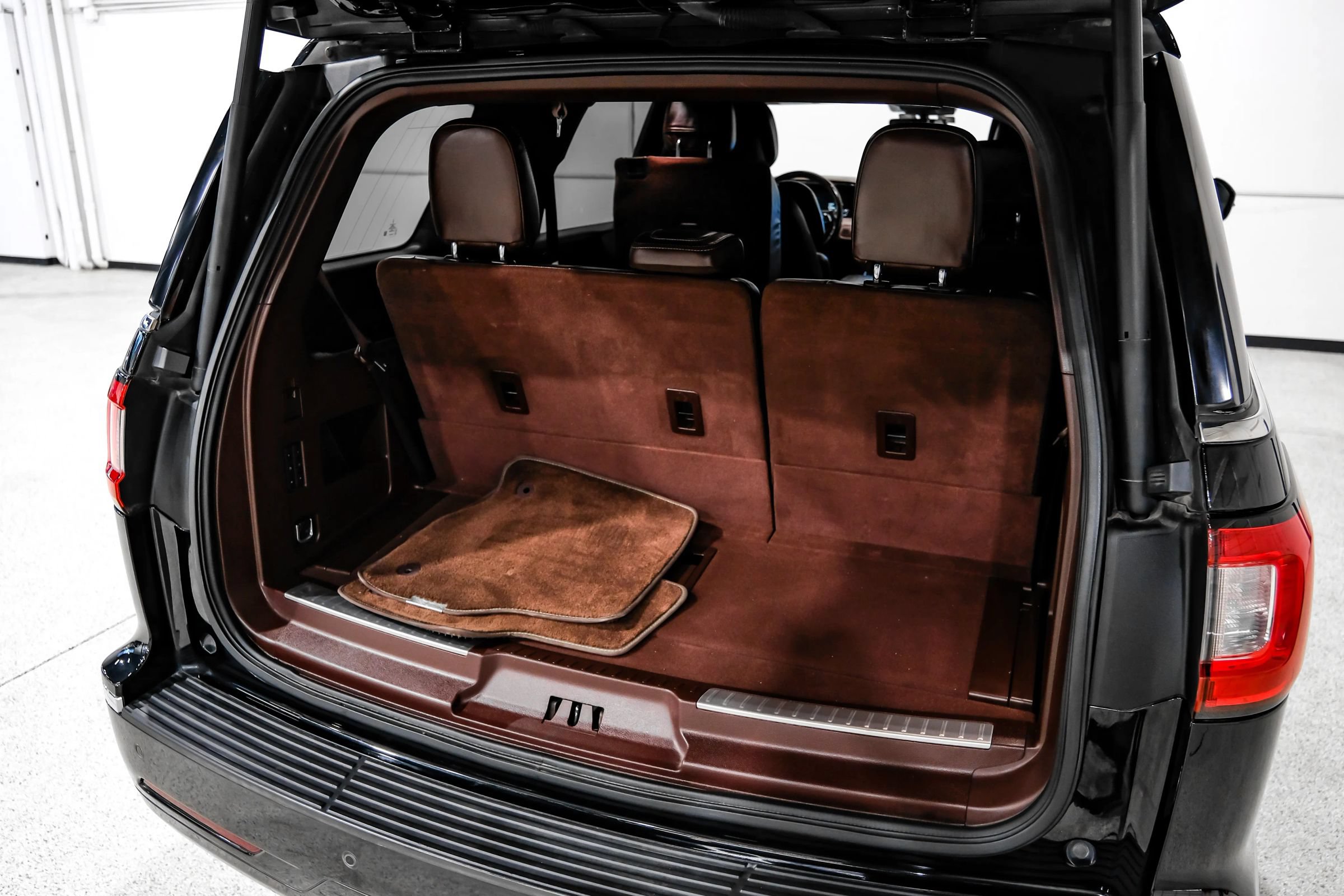 Used 2018 Lincoln Navigator Black Label w/ Cargo Package AWD/4WD image 78