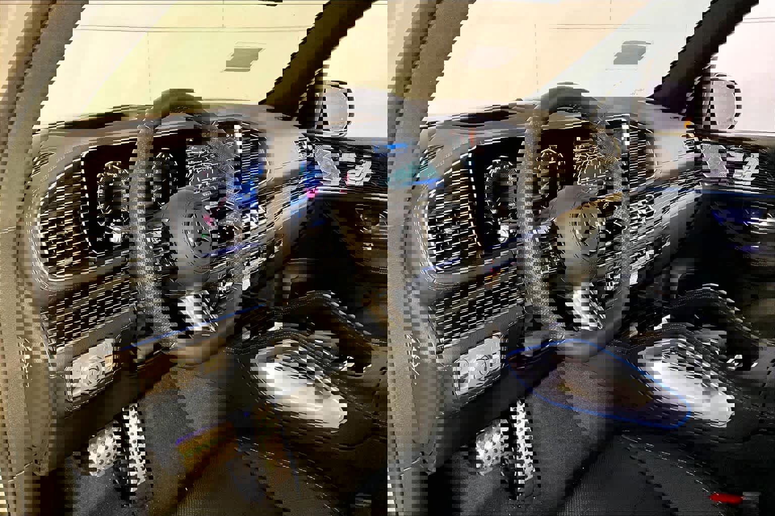 New 2026 Mercedes-Benz GLS 580 4MATIC image 9