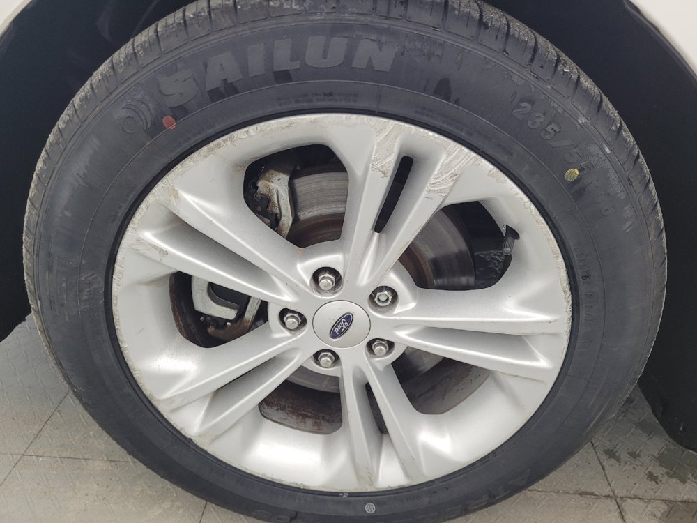 Used 2017 Ford Taurus SEL image 31