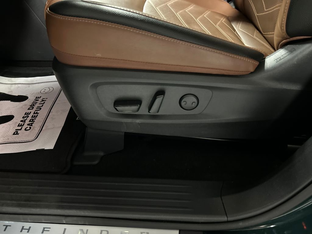 Used 2024 Nissan Pathfinder Platinum w/ Cargo Package image 11
