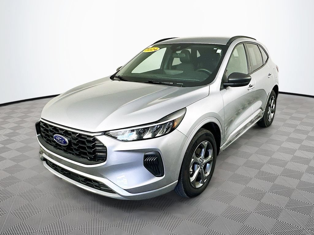 Used 2024 Ford Escape ST-Line w/ Tech Pack #1 AWD/4WD image 5