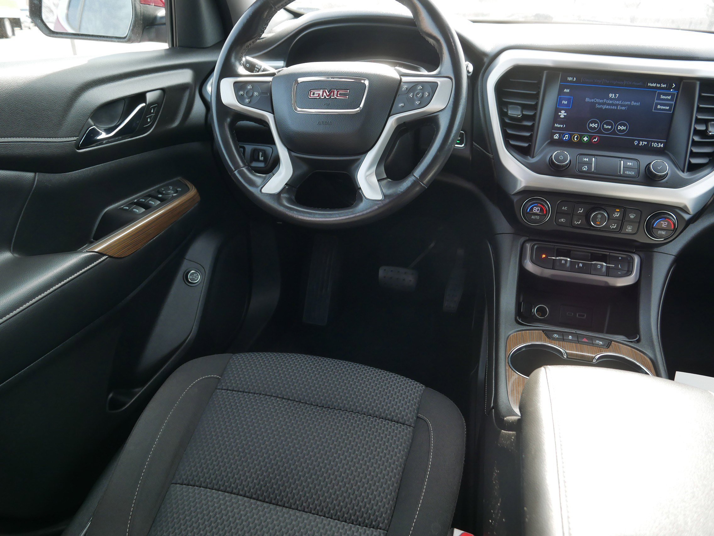 Used 2020 GMC Acadia SLE w/ Driver Convenience Package image 9