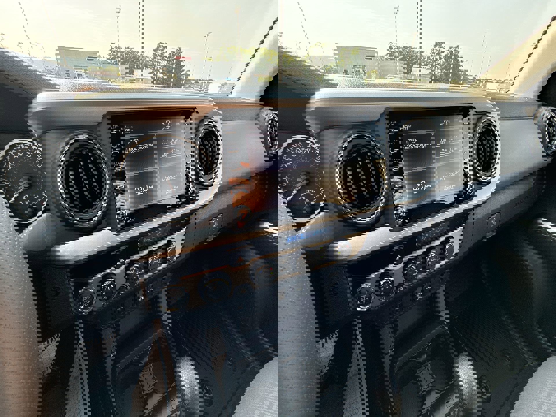 Used 2023 Toyota Tacoma SR image 13