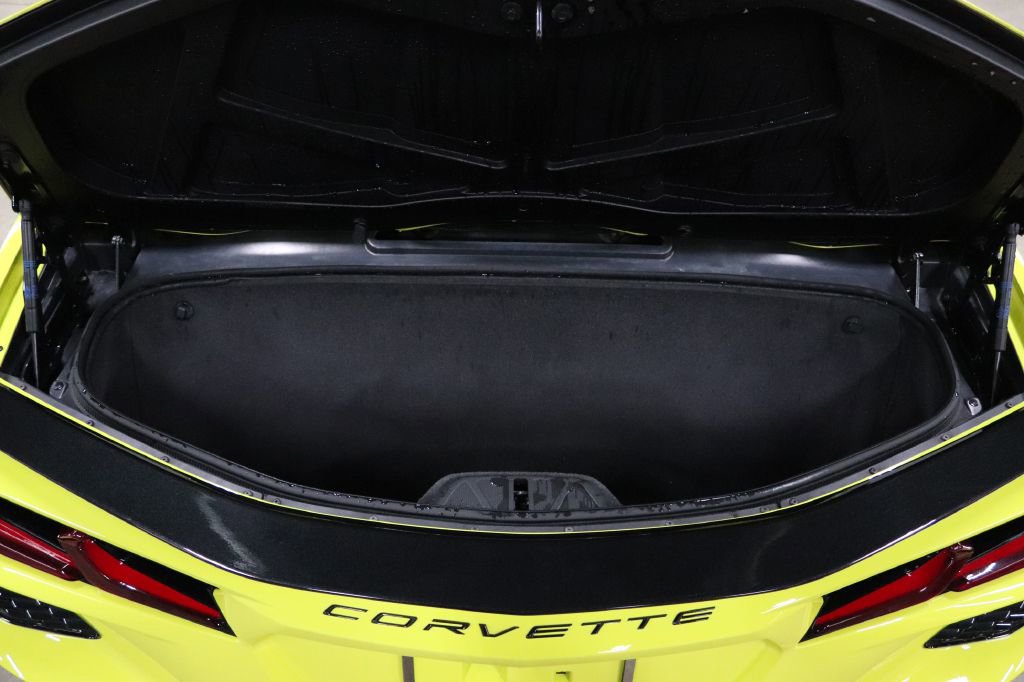 Used 2024 Chevrolet Corvette Stingray Convertible w/ Battery Protection Package image 15