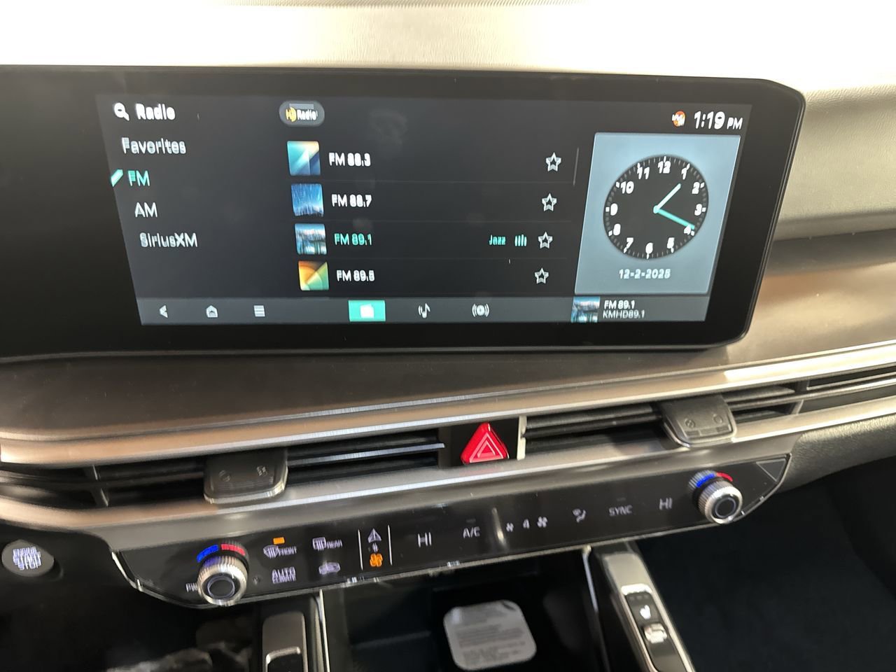 New 2026 Kia Sorento S w/ S Panoramic Sunroof Package image 24