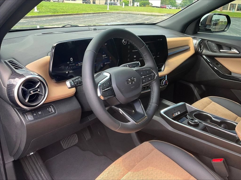 Used 2025 Chevrolet Equinox ACTIV FWD image 26