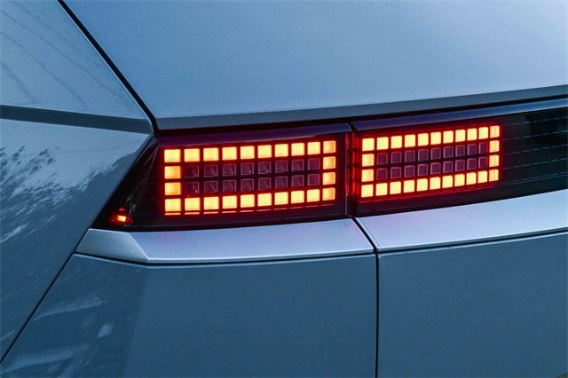 New 2026 Hyundai Ioniq 5 SE image 9