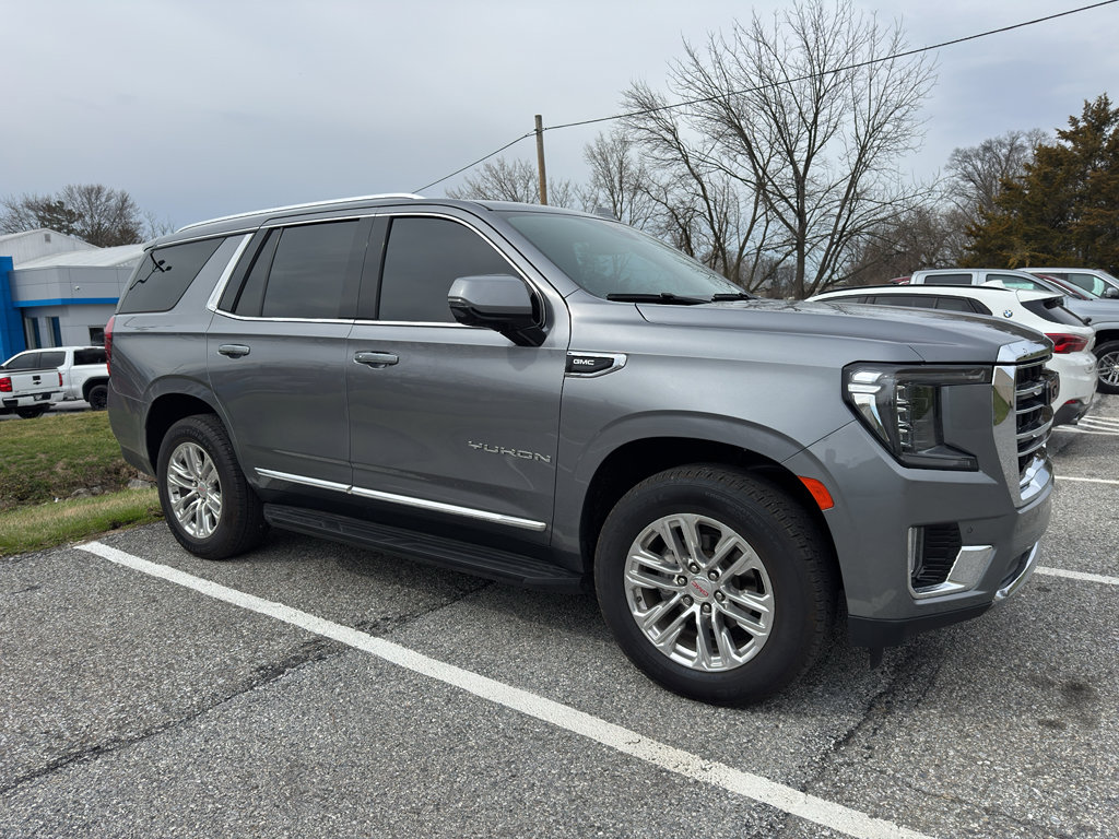 Used 2021 GMC Yukon SLT w/ SLT Premium Package image 2