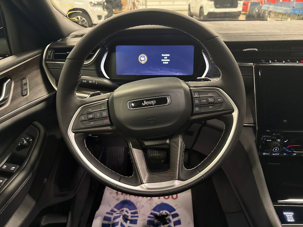 New 2025 Jeep Grand Cherokee Limited image 14