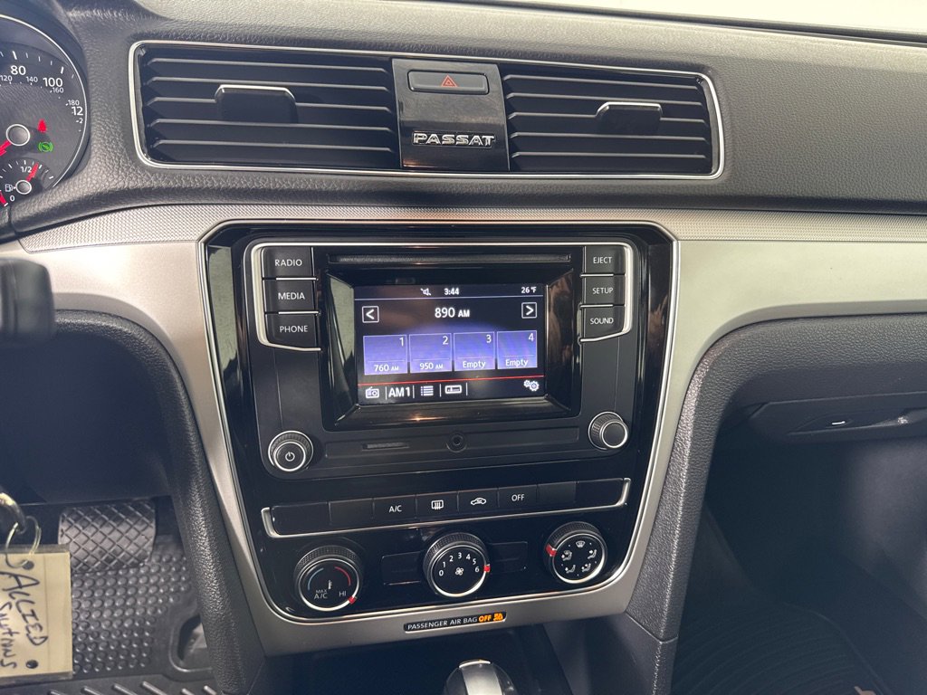 Used 2018 Volkswagen Passat 2.0T S w/ Driver Assistance Package image 17