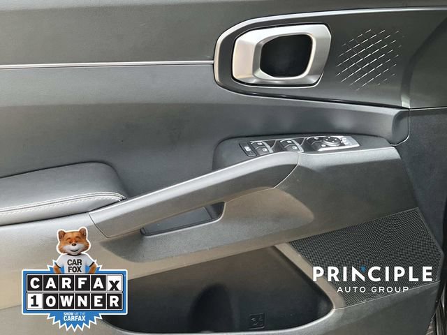 Used 2024 Kia Sorento S w/ Panoramic Sunroof Package image 12