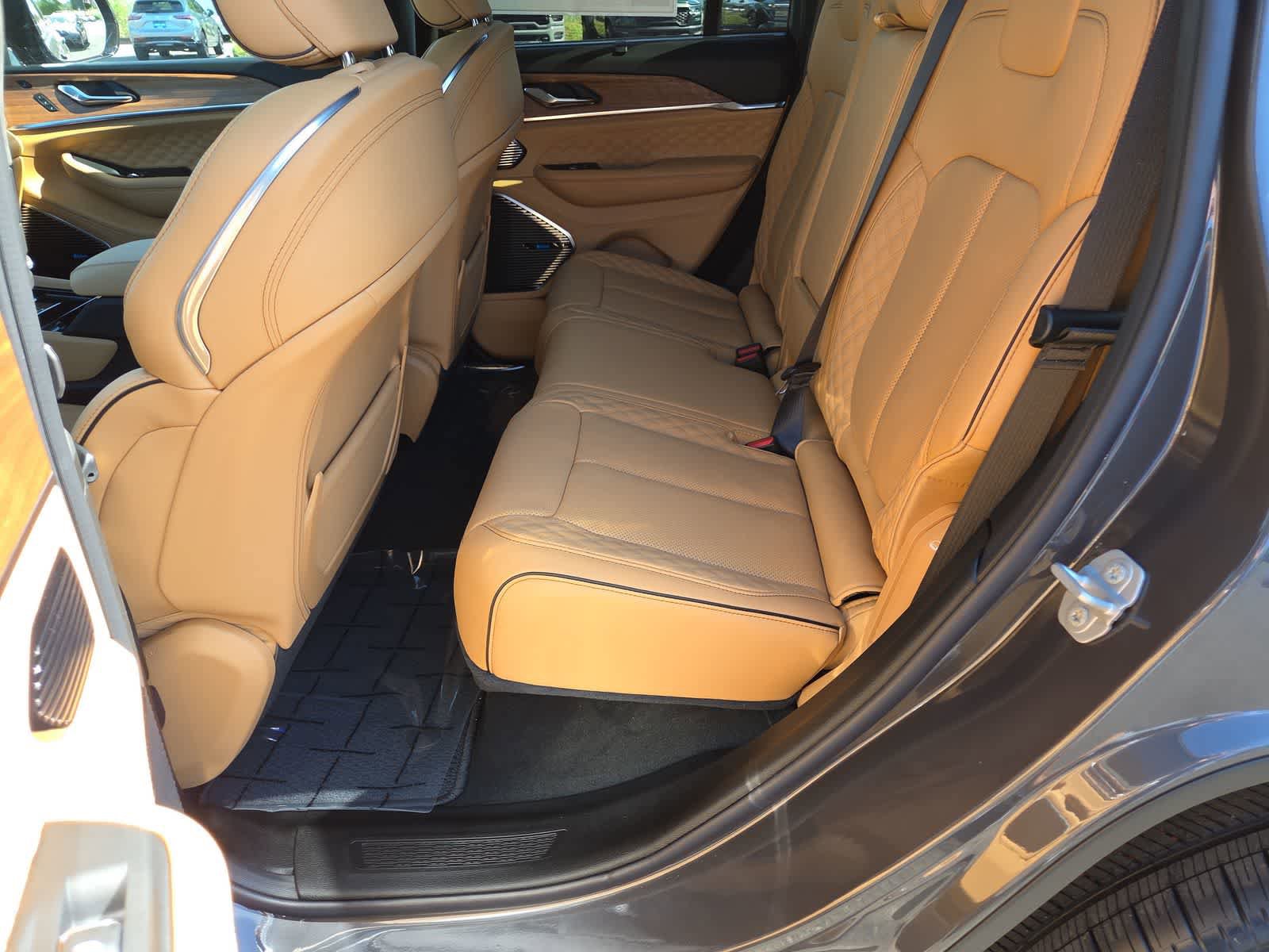 New 2026 Jeep Grand Cherokee Summit AWD/4WD image 21