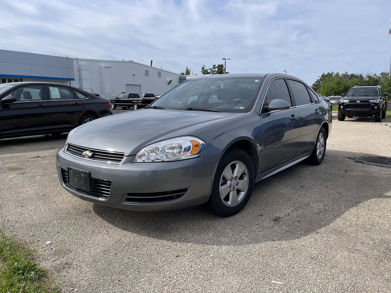 Used 2009 Chevrolet Impala LT w/ Luxury Edition Package FWD image 1