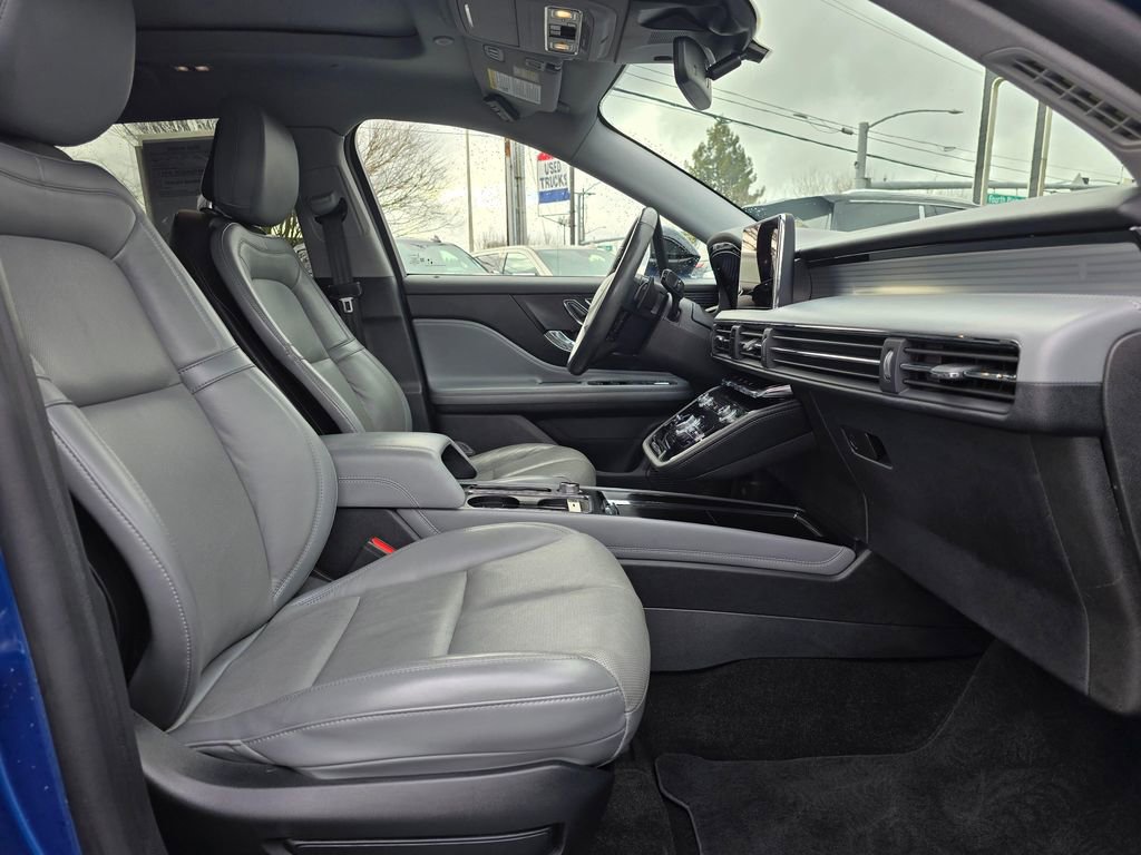 Used 2020 Lincoln Corsair FWD w/ Premium Package image 11